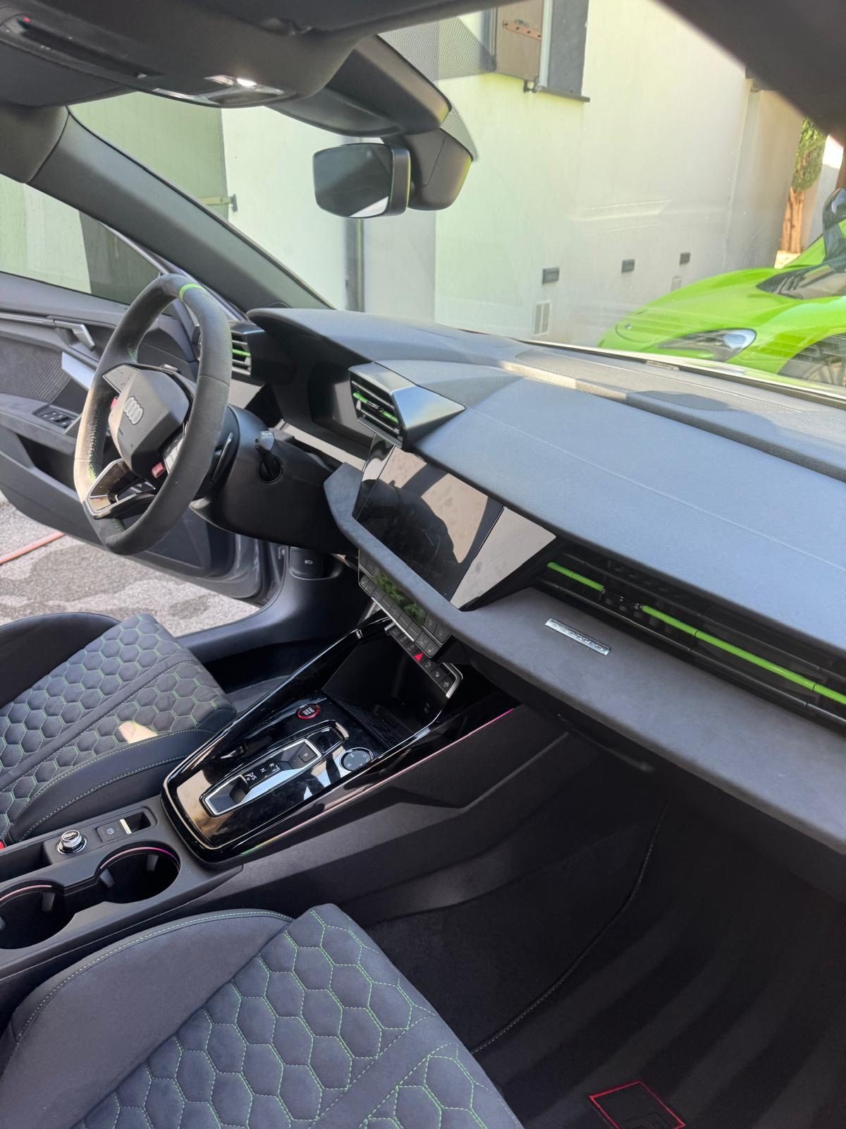 Prestation-shining-cars 83-83210 Sollies Toucas